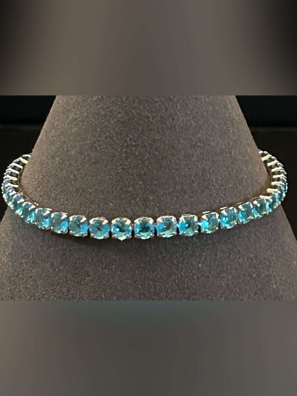 Beautiful Teal Blue Crystal Tennis Line Bracelet Prong Set in Silver-Tone 7 Inch